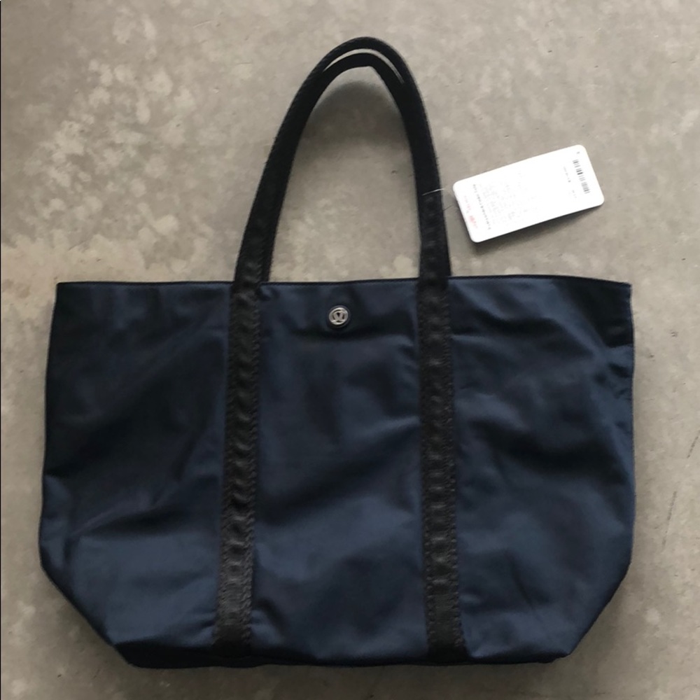Lululemon Everywhere Open Tote